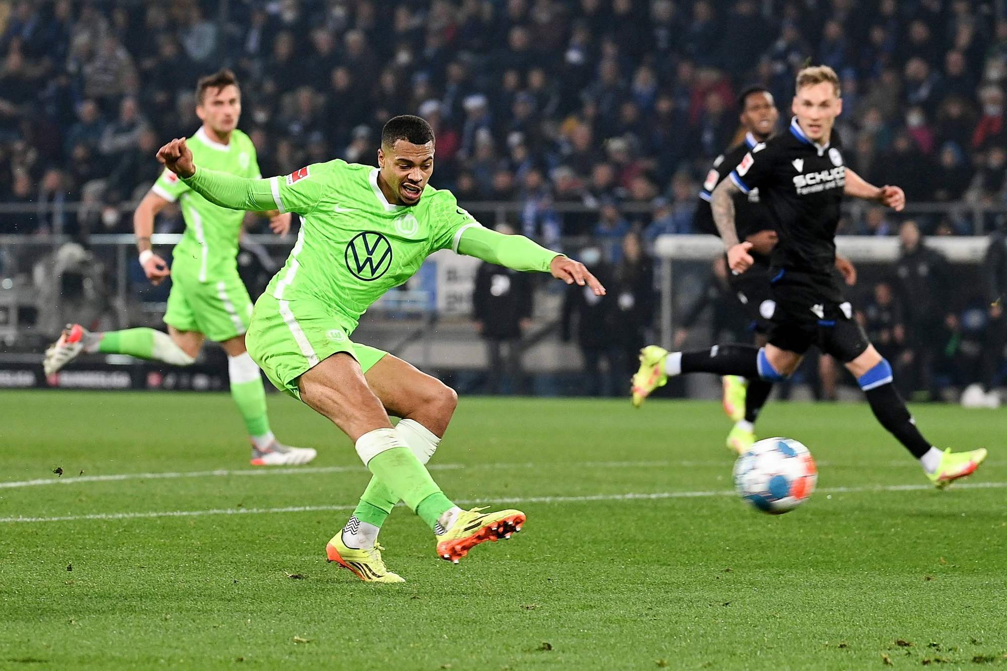 场调整与执 场调整与执