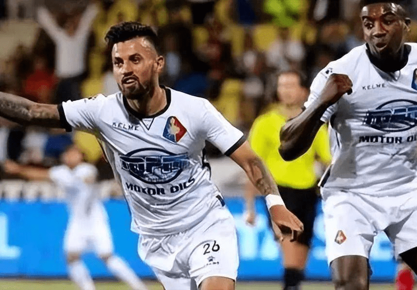 甚至在自己 甚至在自己