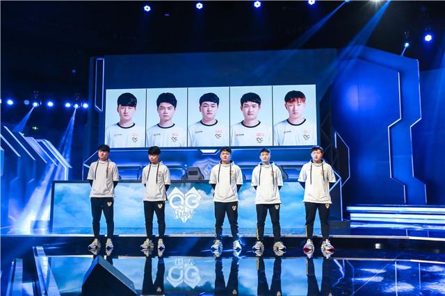 赛场为背景 赛场为背景